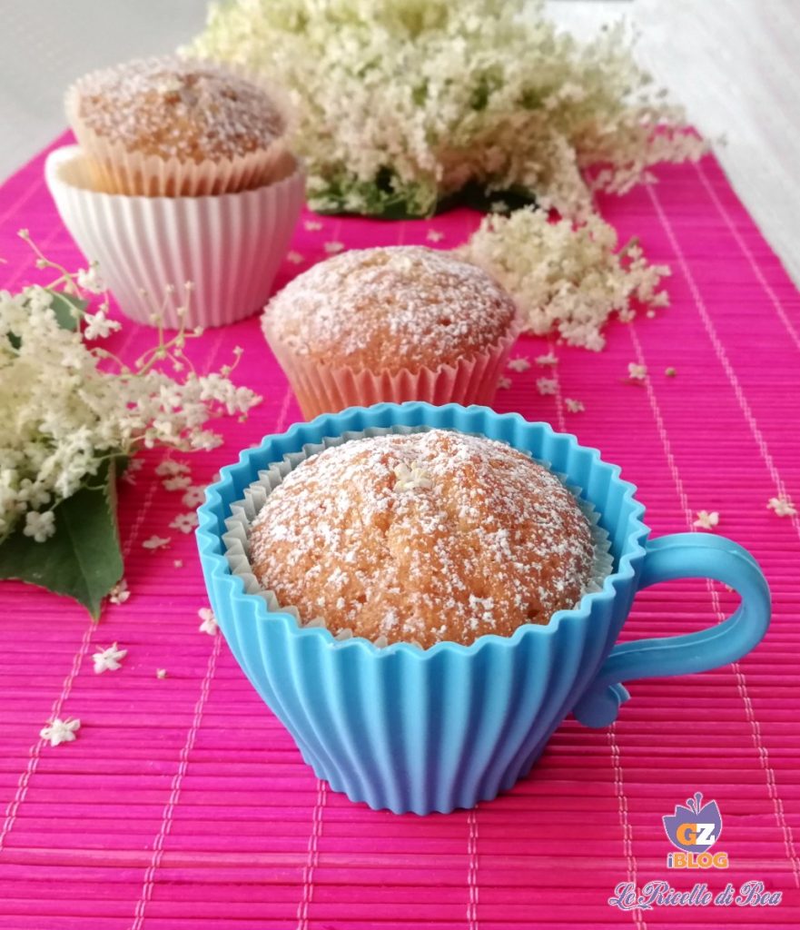 Muffins with Elderflowers and sugar