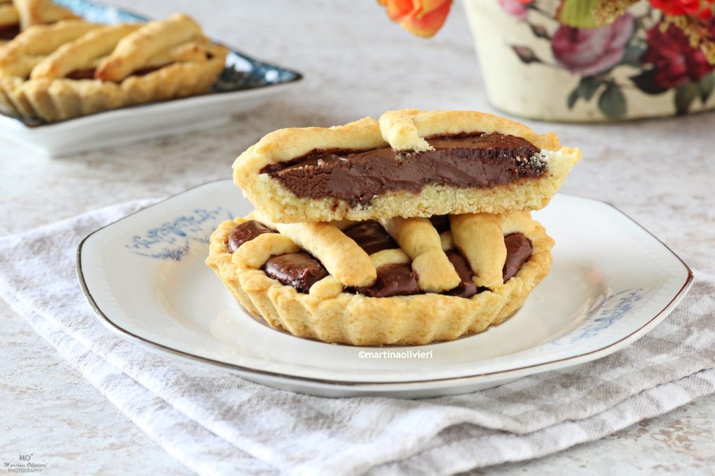 Soft and Creamy Nutella Tarts