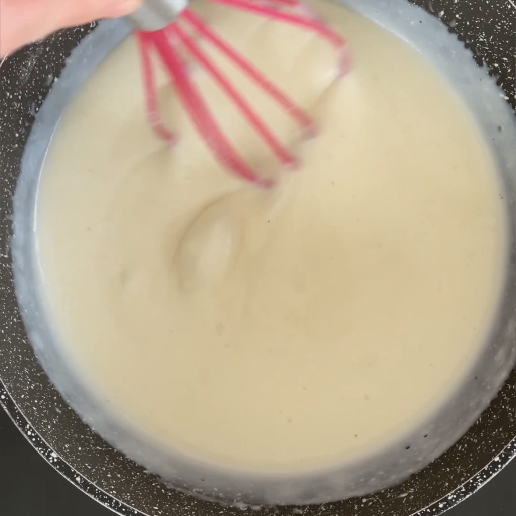 Oven-baked stuffed fresh pasta bundles