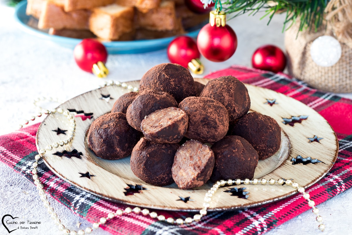 PANDORO BALLS WITH NUTELLA