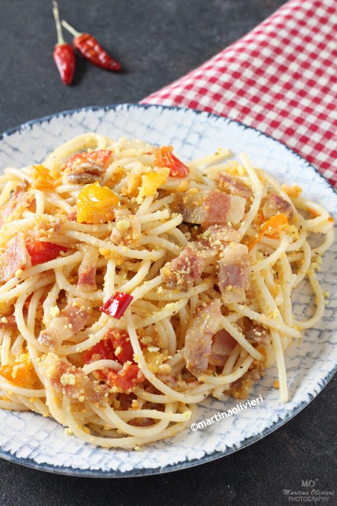 Pasta with Cherry Tomatoes, Guanciale, and Crunchy Bread