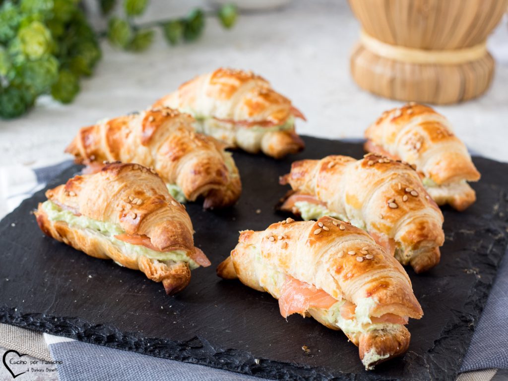 Puff pastry croissants with avocado and salmon