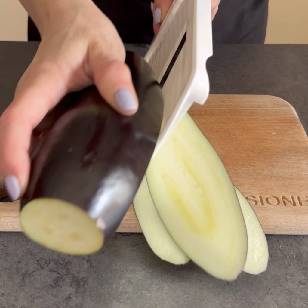 rolls with grilled eggplants