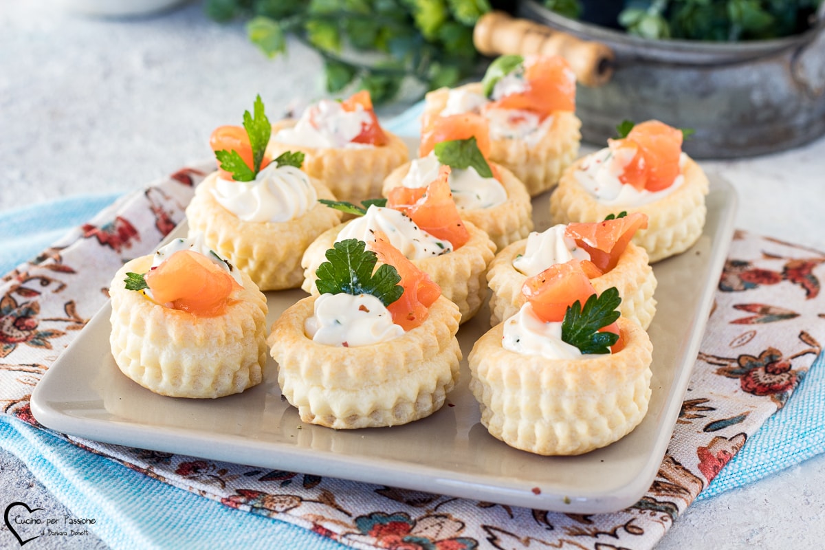 SALMON AND CREAM CHEESE VOL AU VENT