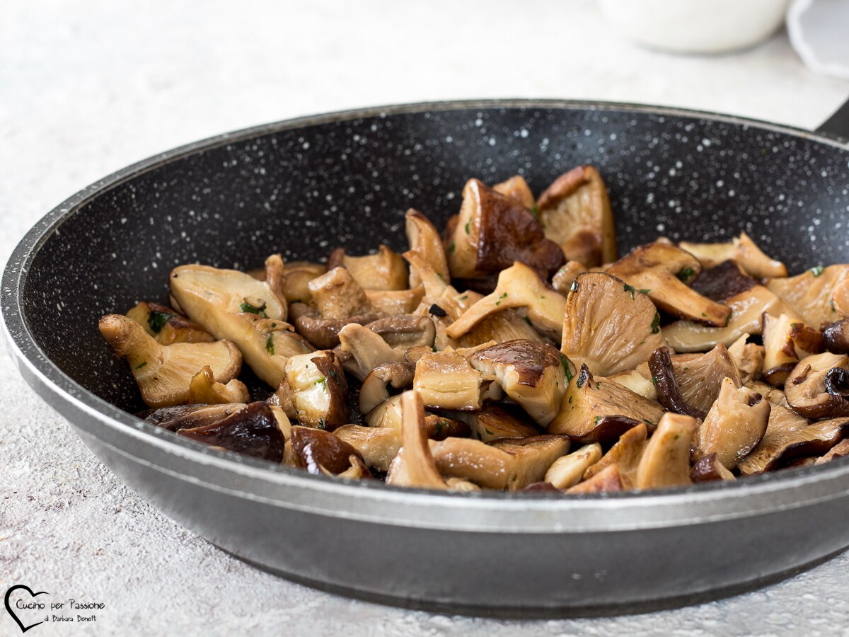 SAUTÉED SHIITAKE MUSHROOMS