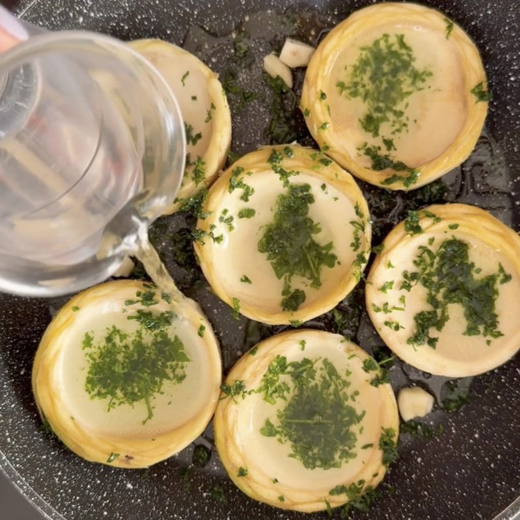 Savory tart with artichokes and ricotta