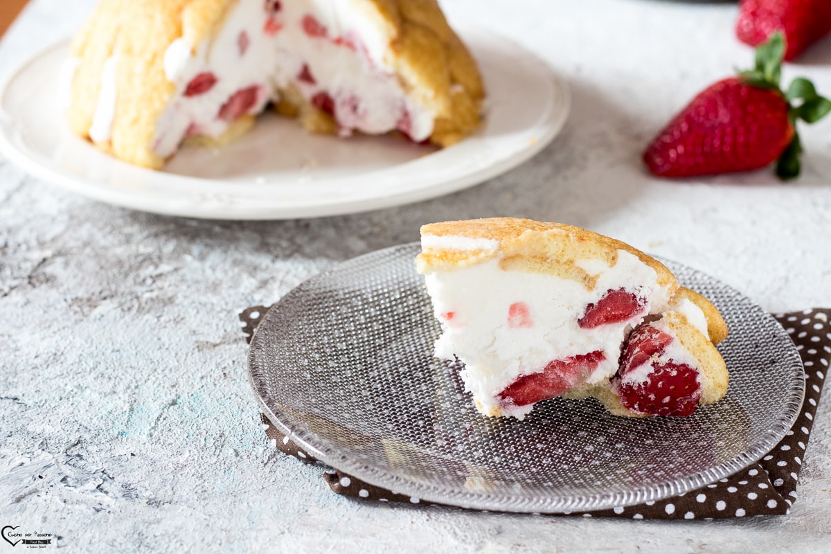 STRAWBERRY AND CREAM ZUCCOTTO