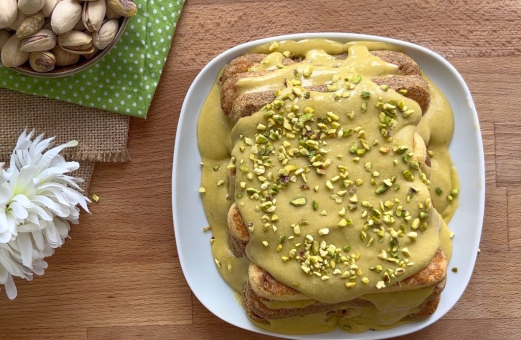 tiramisu with pistachio and mascarpone cream