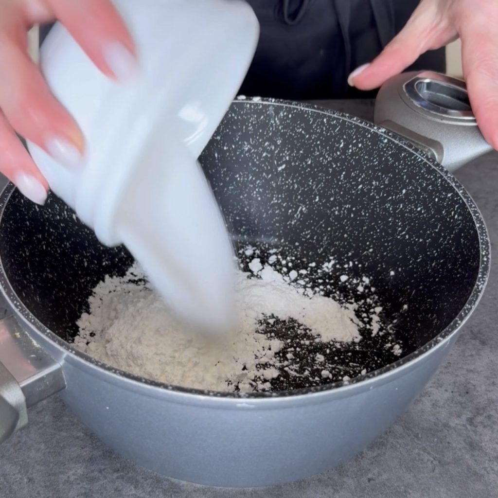 Two-tone vanilla and chocolate pudding