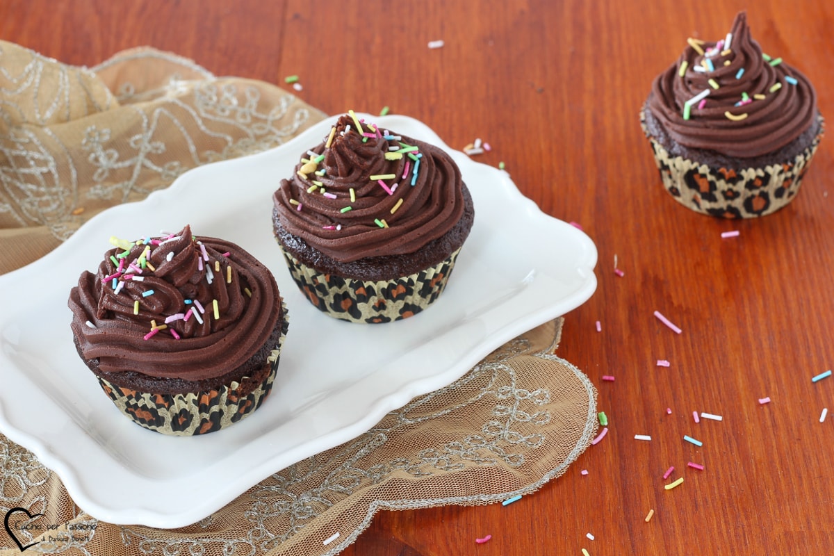 VEGAN CHOCOLATE CUPCAKE