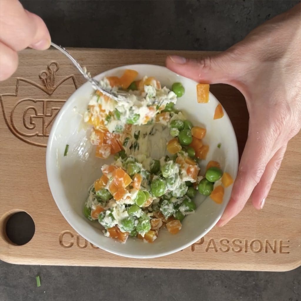 Vegetarian stuffed potatoes