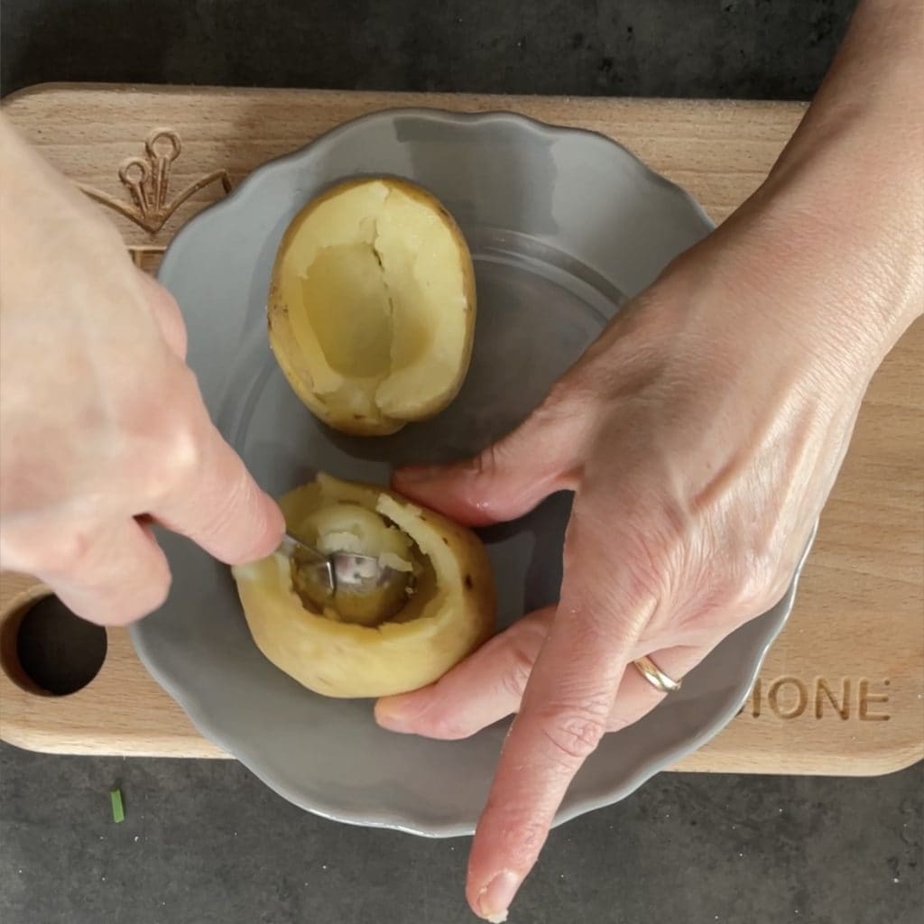 Vegetarian stuffed potatoes