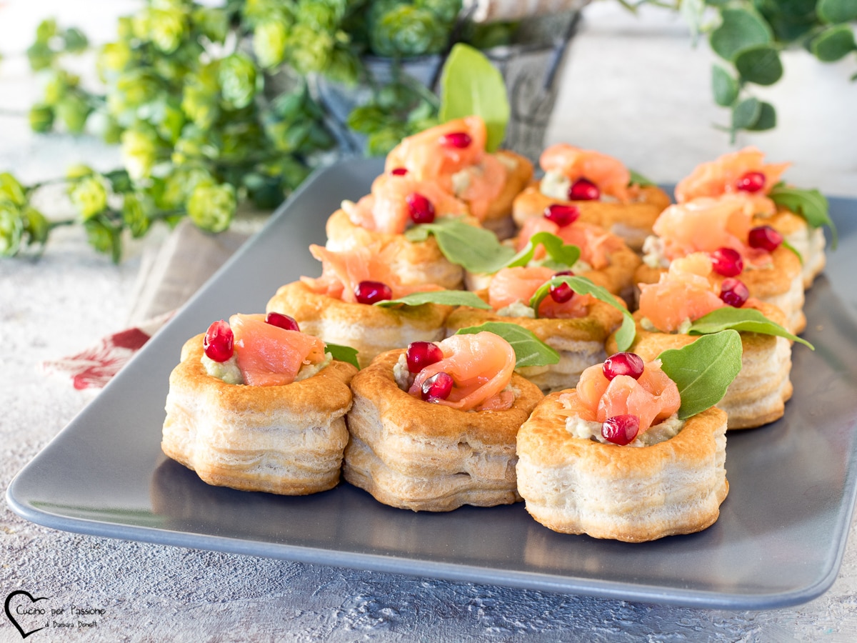 VOL AU VENT WITH SALMON AND AVOCADO