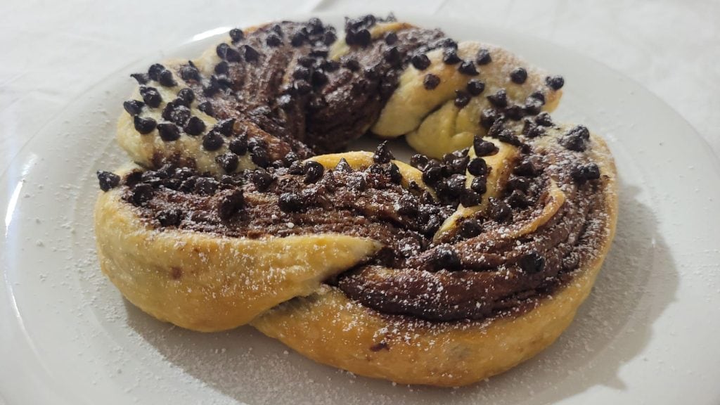 Nutella Puff Pastry Crown in Air Fryer