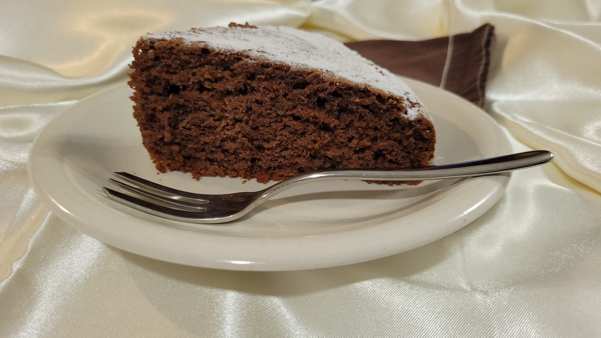 Almond and Cocoa Cake in Air Fryer
