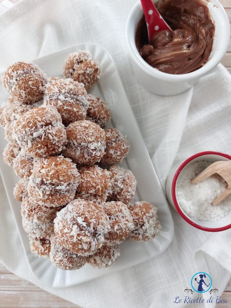 amaretti kisses with coconut flour