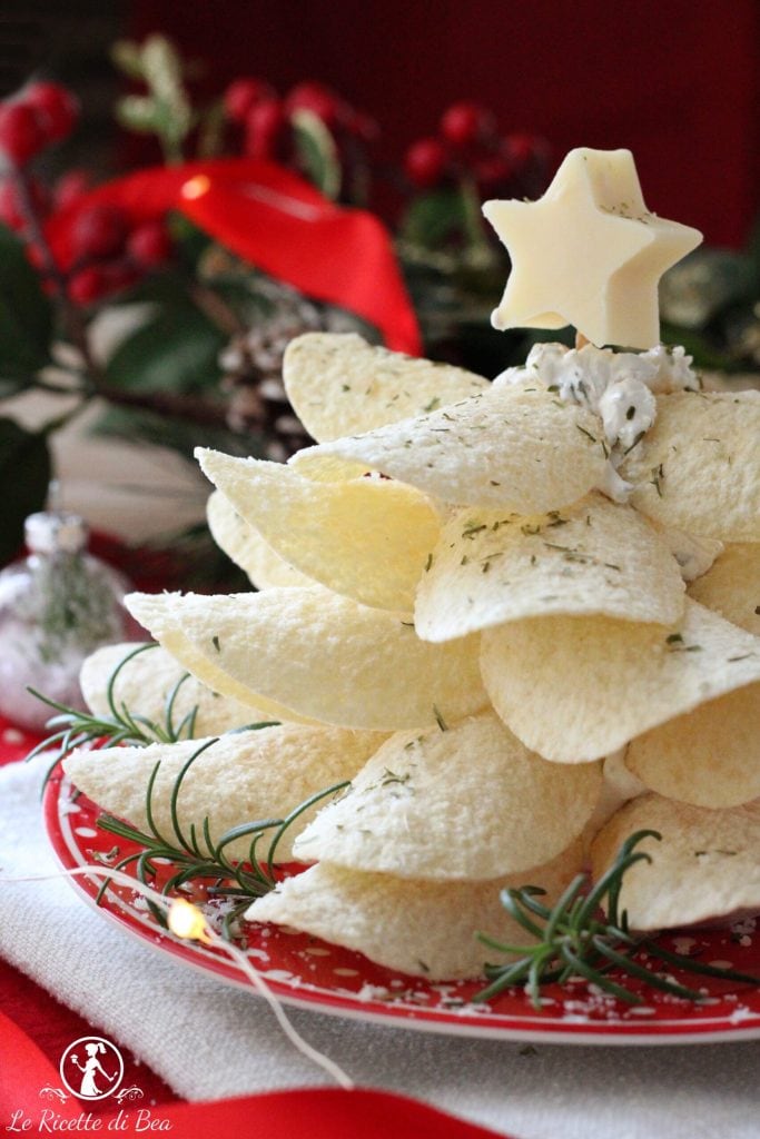 christmas tree with potatoes and cheese cream