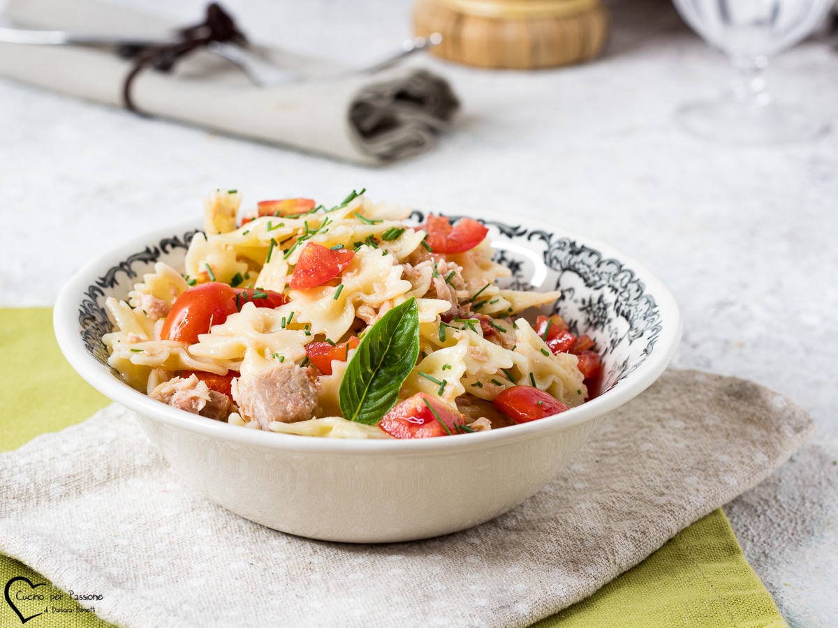 COLD PASTA WITH CHERRY TOMATOES AND TUNA