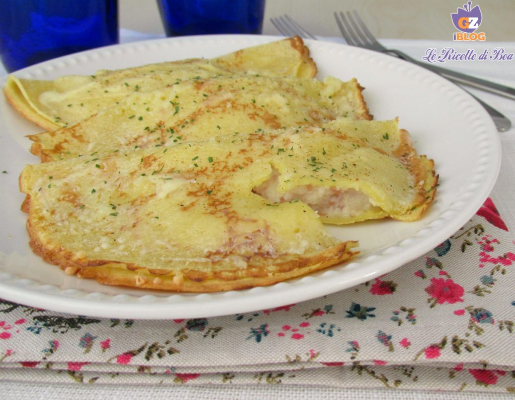 crepes with mozzarella and cooked ham