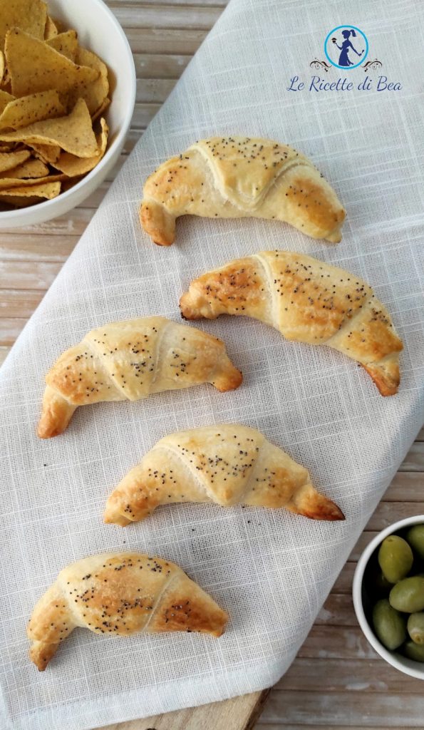 croissants with salmon and philadelphia