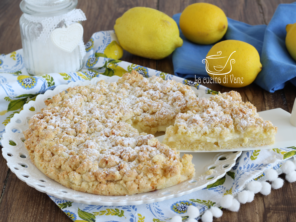 CRUMBLY TART WITH LEMON AND WHITE CHOCOLATE