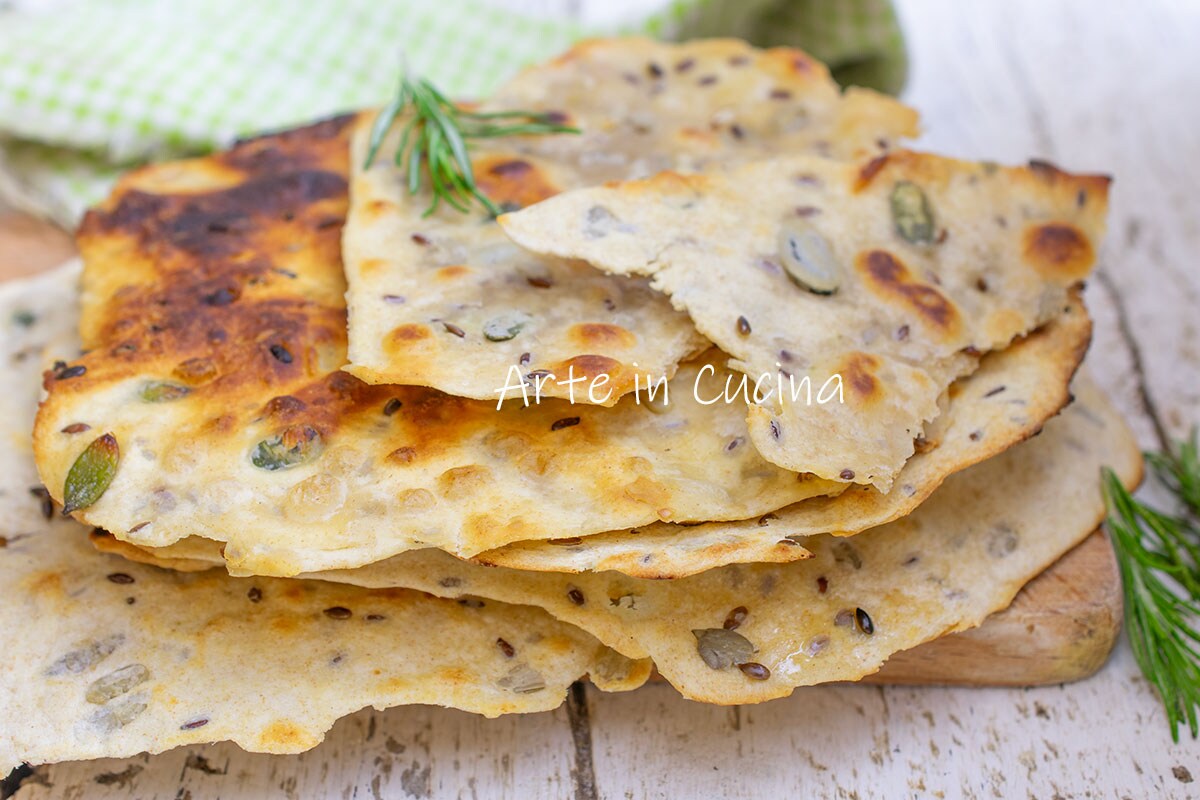 CRUNCHY AND QUICK SEED CRACKERS
