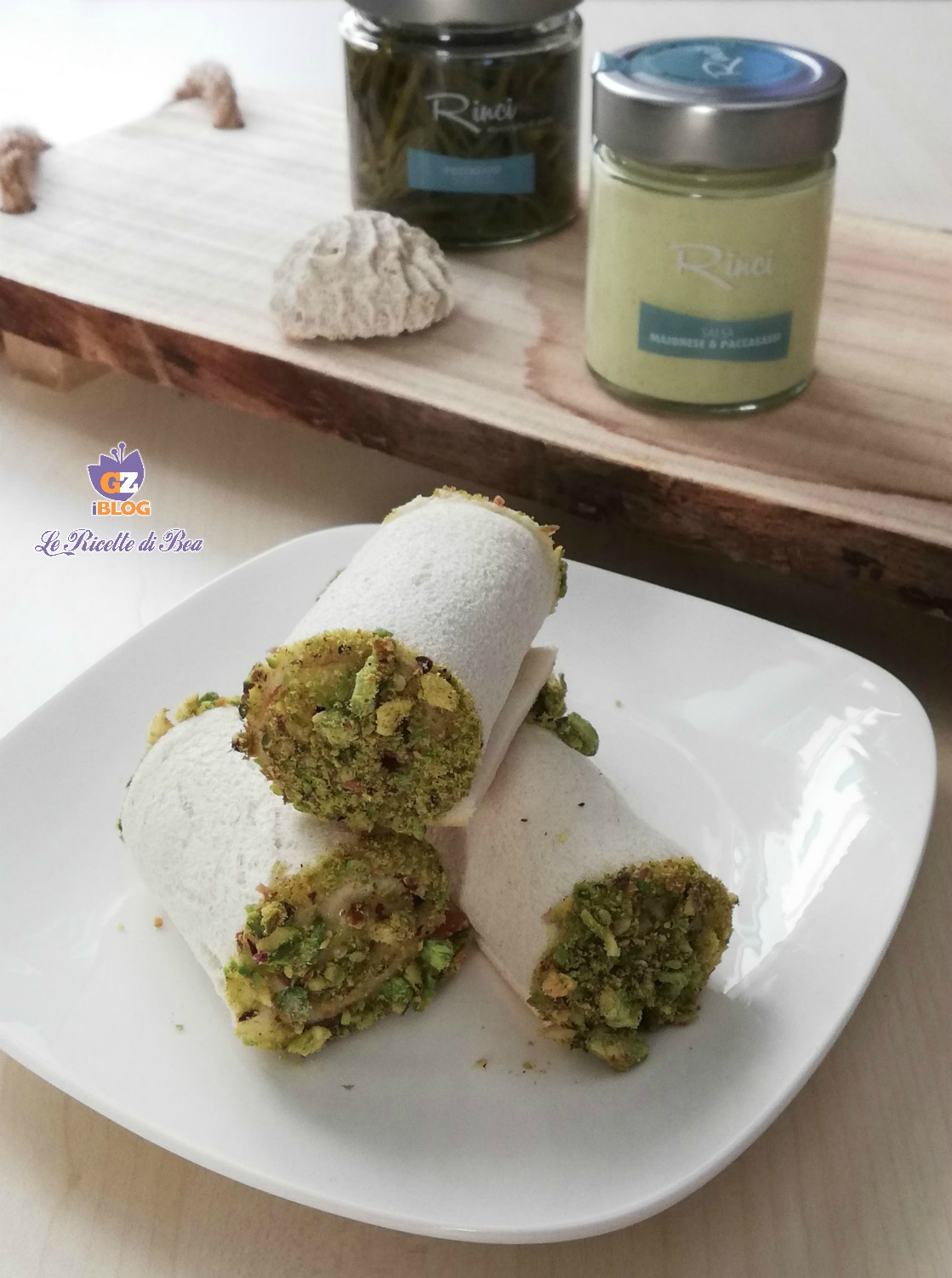 Bread Roll with Pickled Sea Fennel