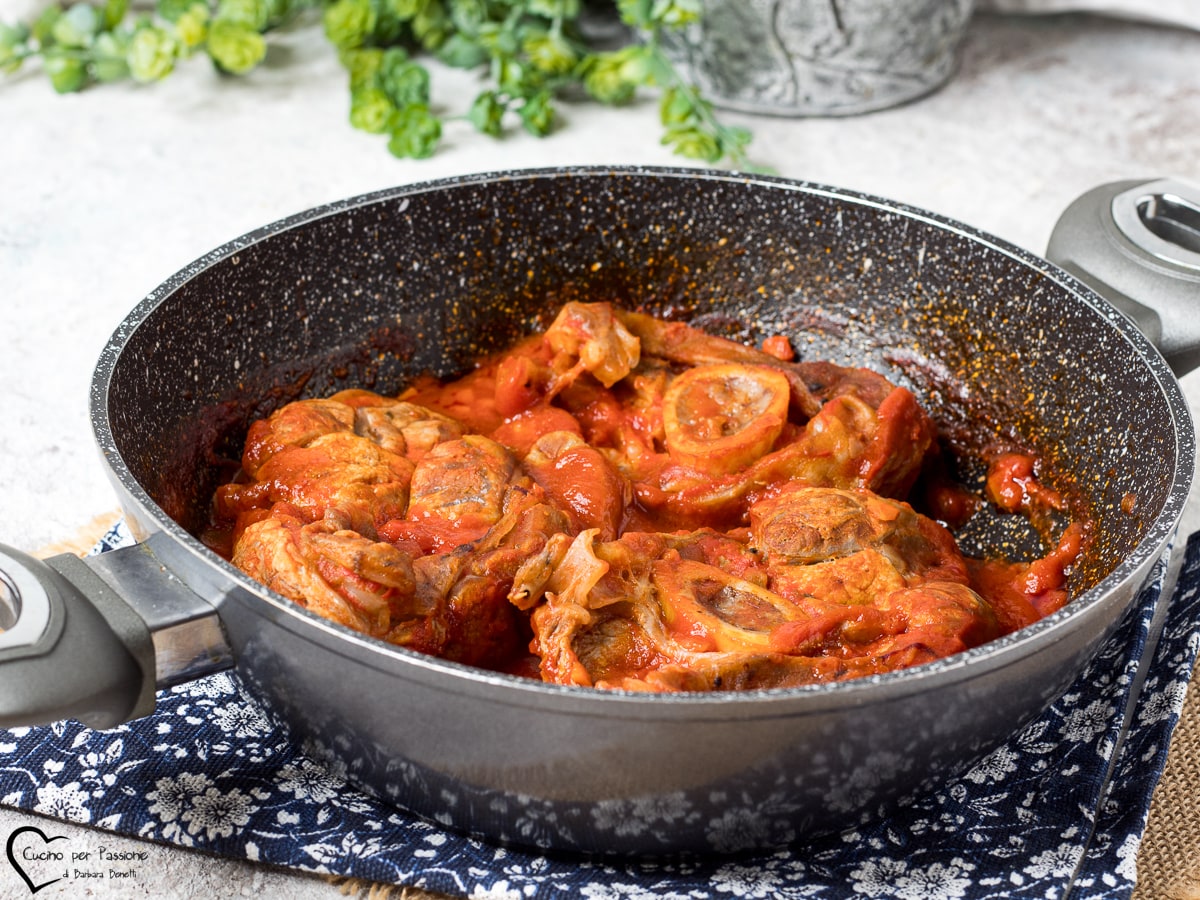 EASY AND QUICK OSSOBUCO RECIPE IN A PAN