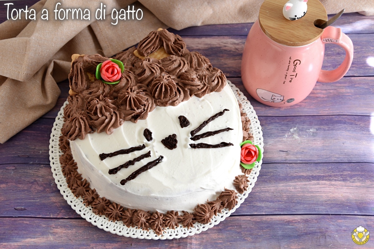 Cat-shaped cake