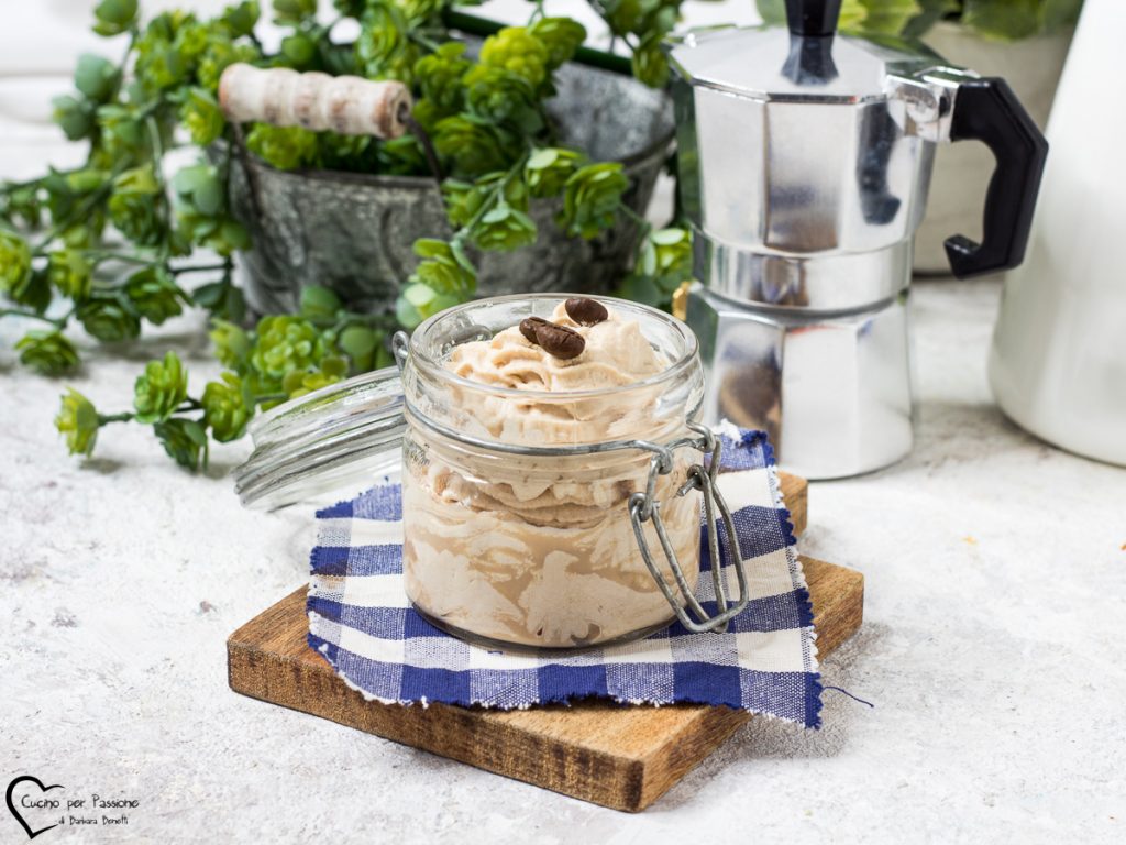 eggless mascarpone cream with coffee