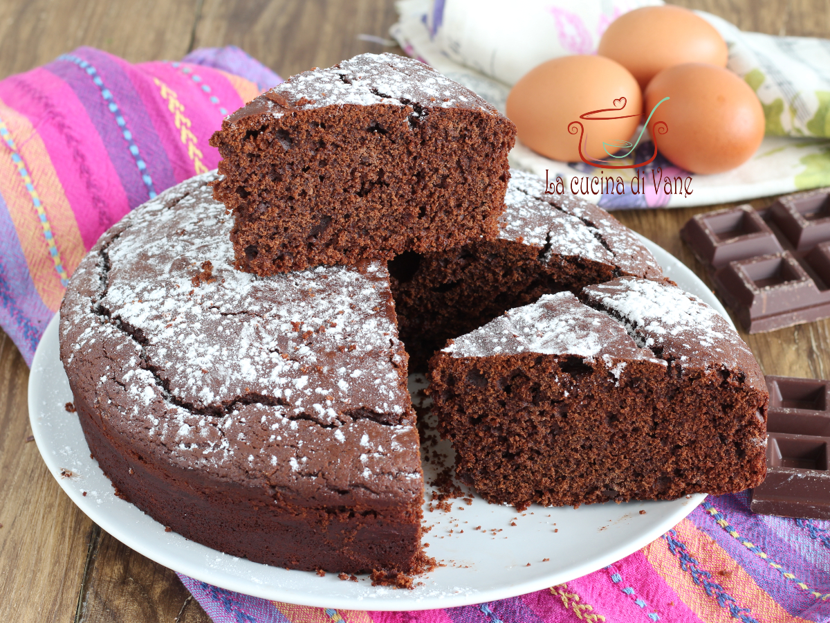 GREEK YOGURT AND CHOCOLATE CAKE soft and delicious