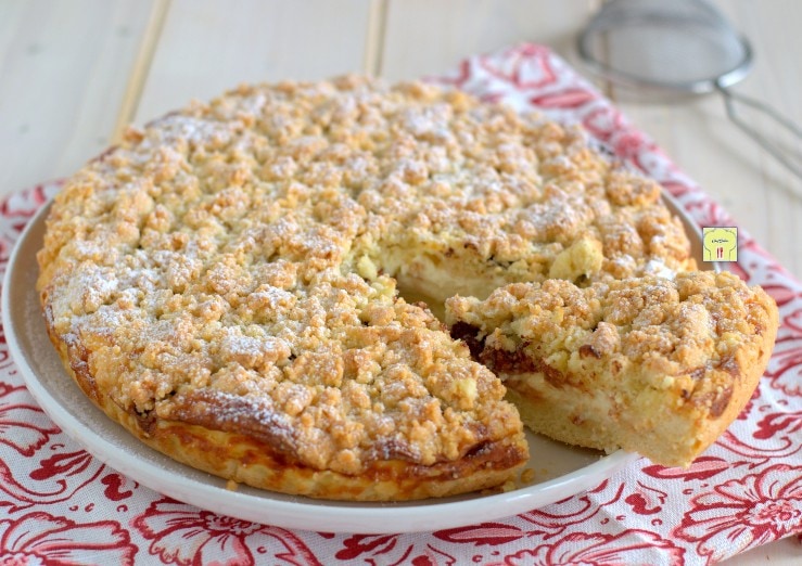 Mascarpone and Chocolate Crumble Cake