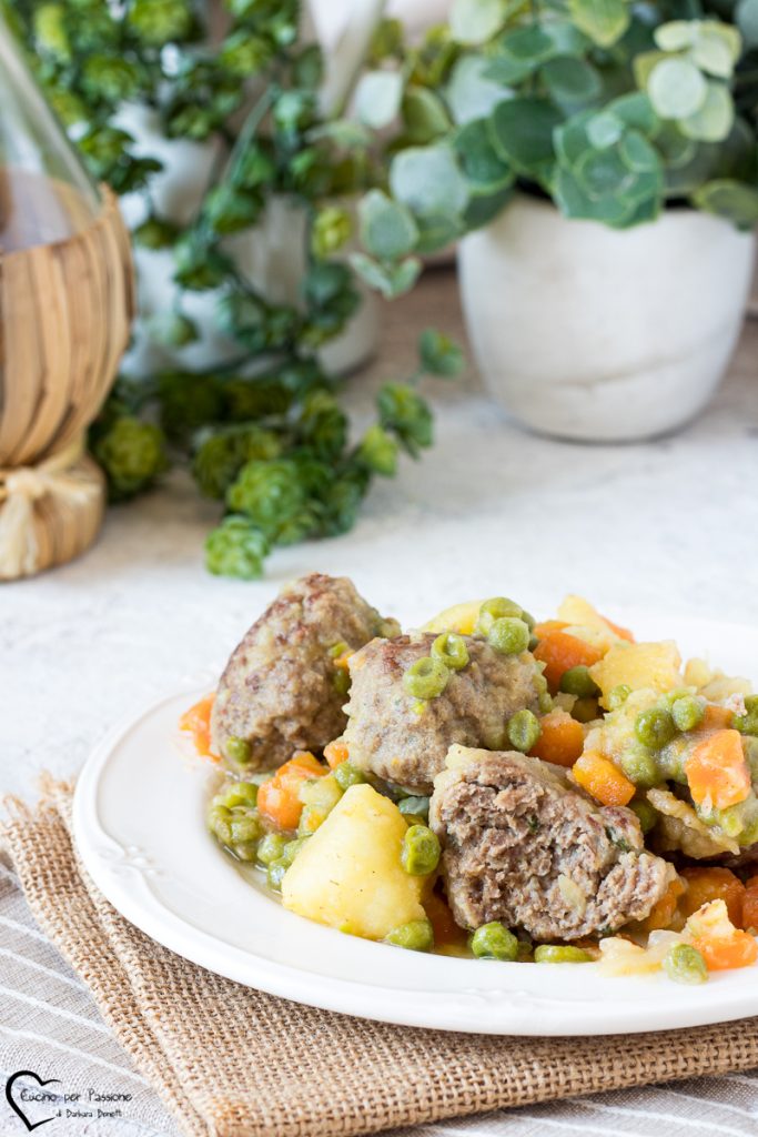 Meatballs with potatoes, carrots, and peas