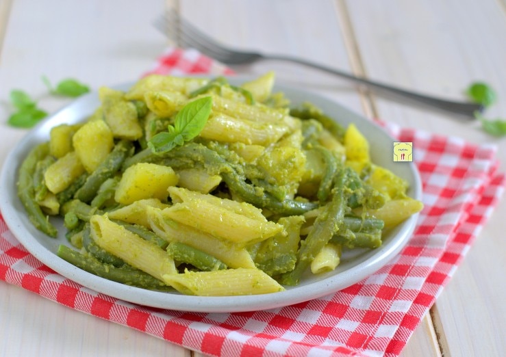 Pasta with Pesto, Green Beans, and Potatoes