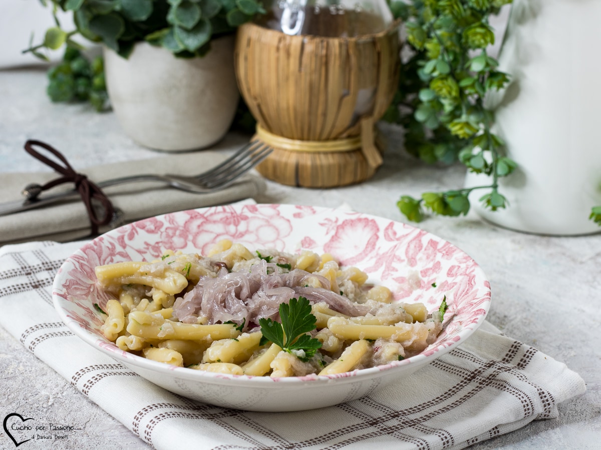 PASTA WITH TROPEA ONION