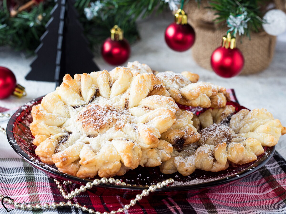 PUFF PASTRY SNOWFLAKE
