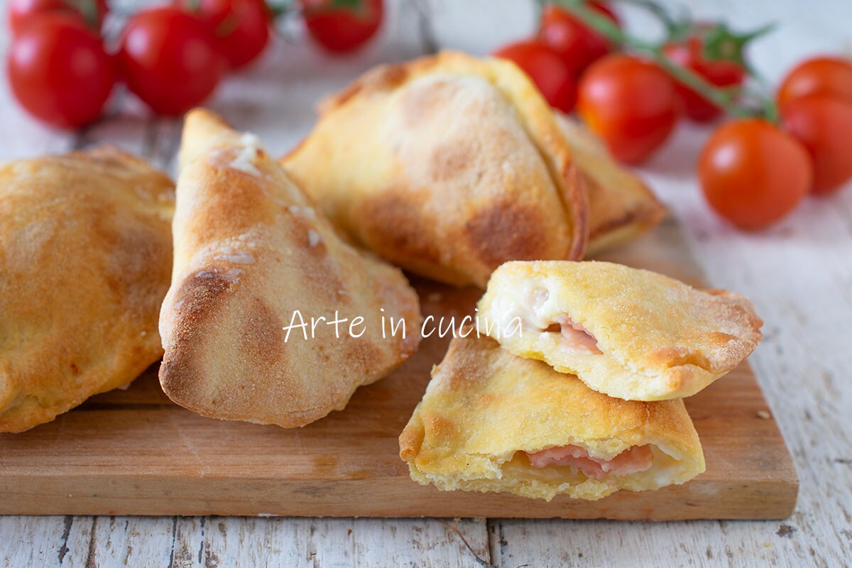 QUICK PANZEROTTI with speck and robiola