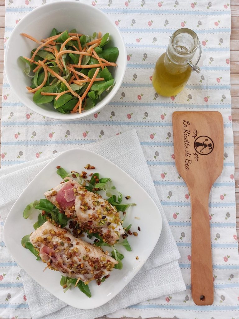 roll with ham and pistachio crumbs