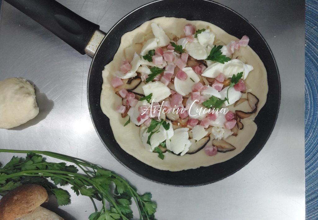 RUSTIC MUSHROOM and BACON PIE quick single dish