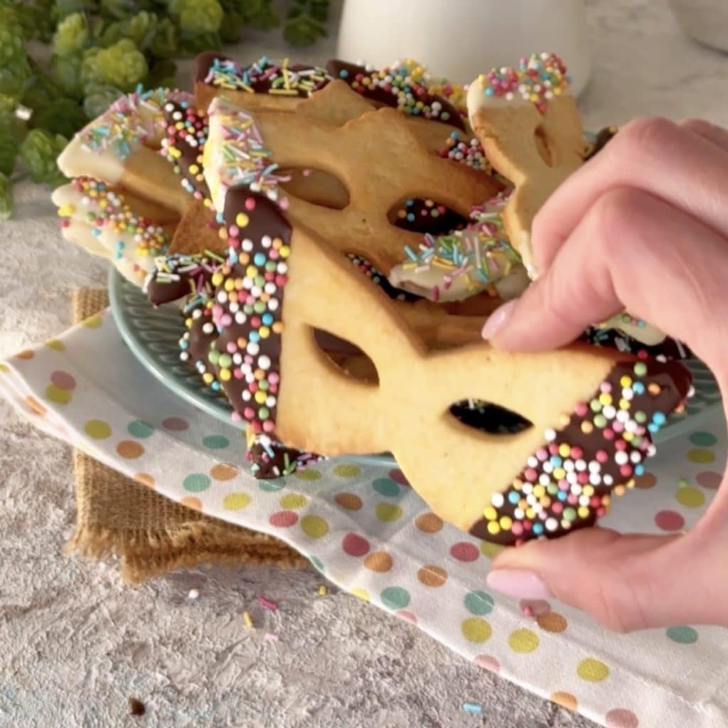 shortcrust pastry mask cookies