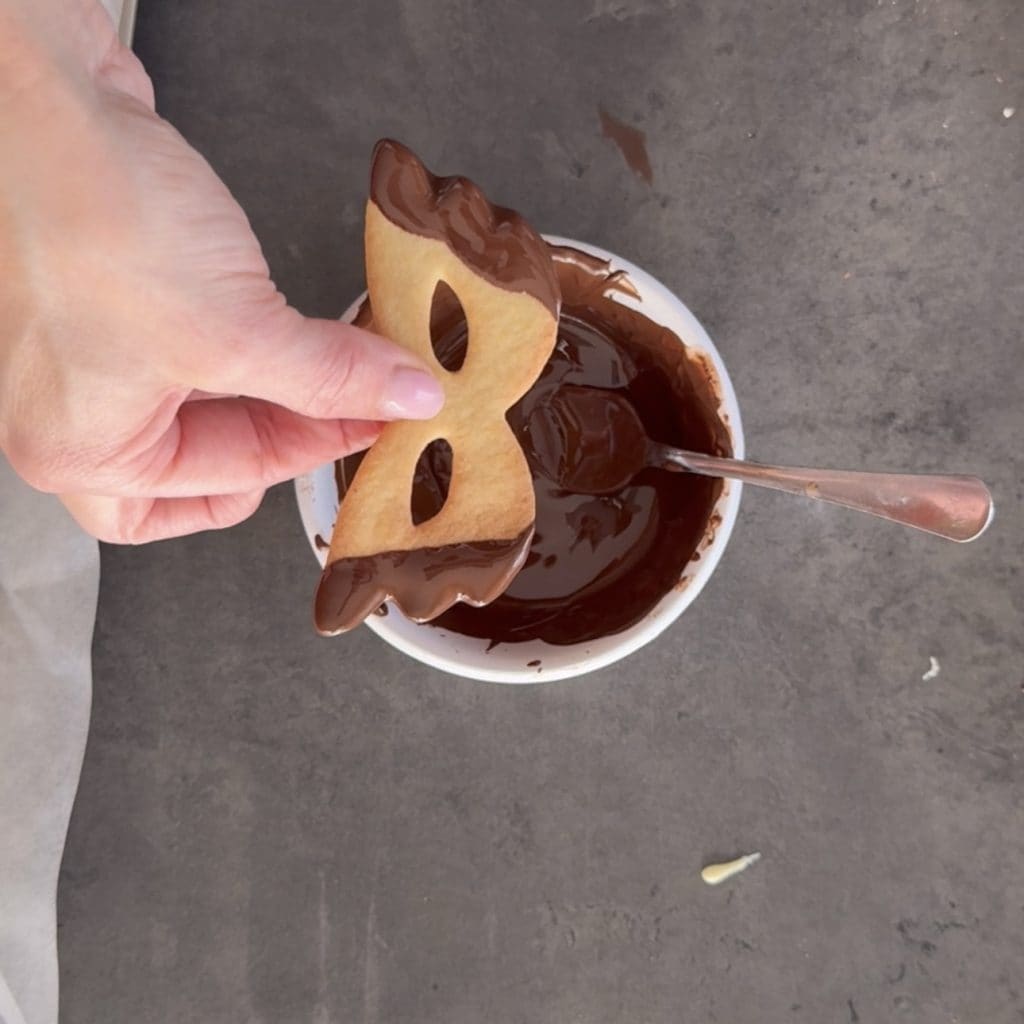 shortcrust pastry mask cookies