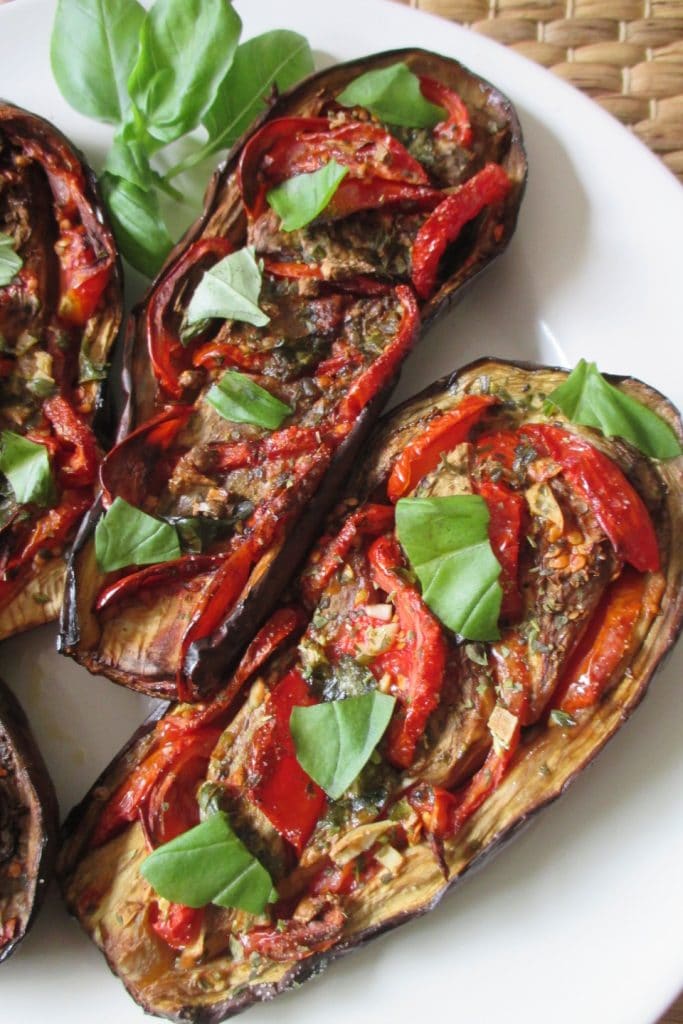 Split Eggplants, Eat Without Belly