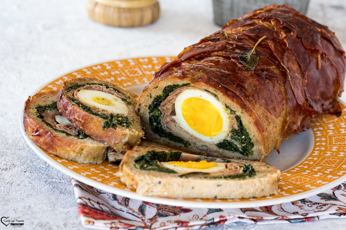 STUFFED CHICKEN ROLL WITH SPINACH AND EGGS