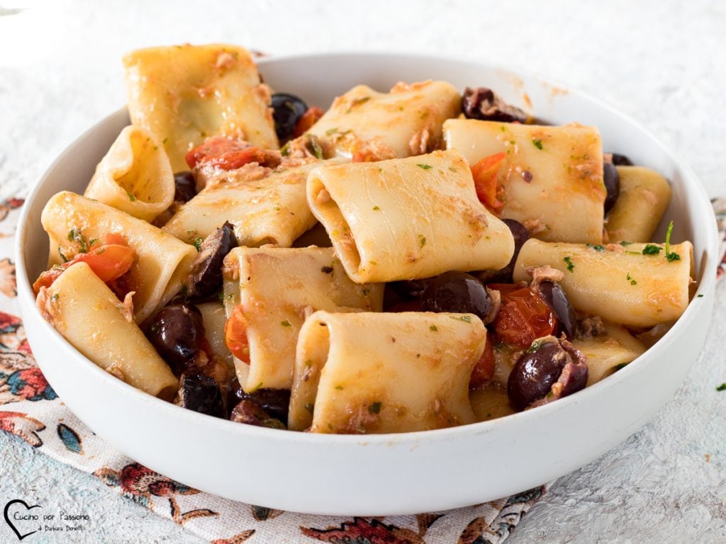 Tuna, olives, and capers pasta