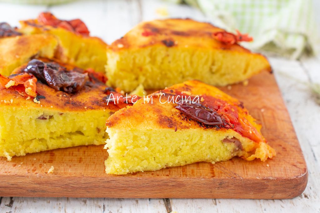 UPSIDE-DOWN PIZZA in a Pan with Olives and Tomatoes