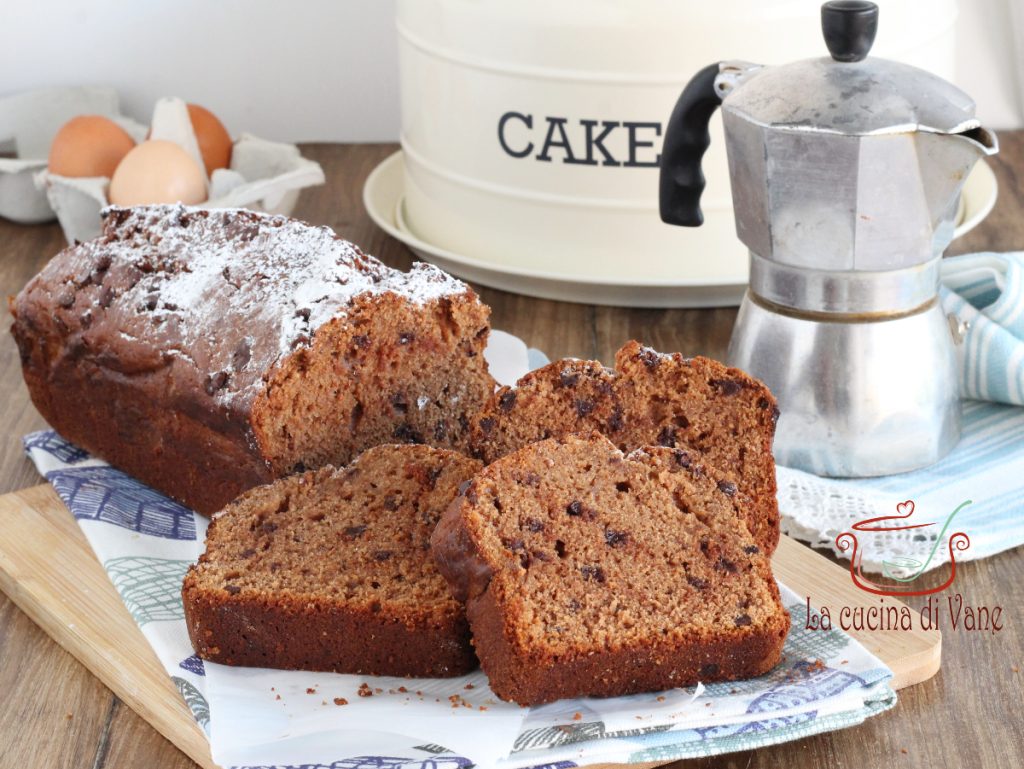 yogurt and chocolate plumcake
