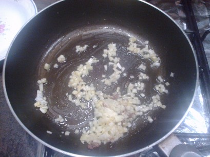 onion sauté in paella