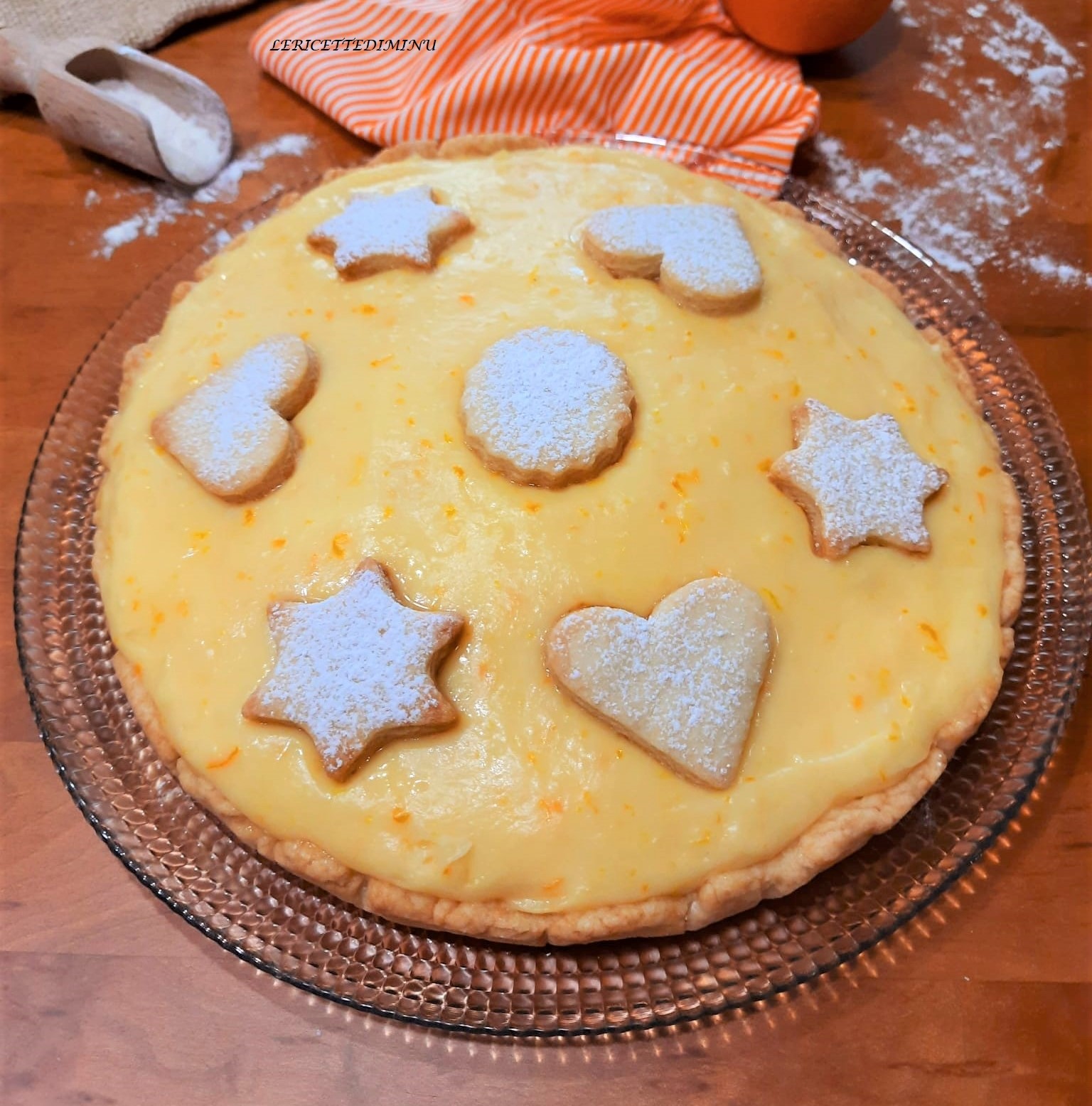 Pie with Shortcrust Pastry and Orange Cream