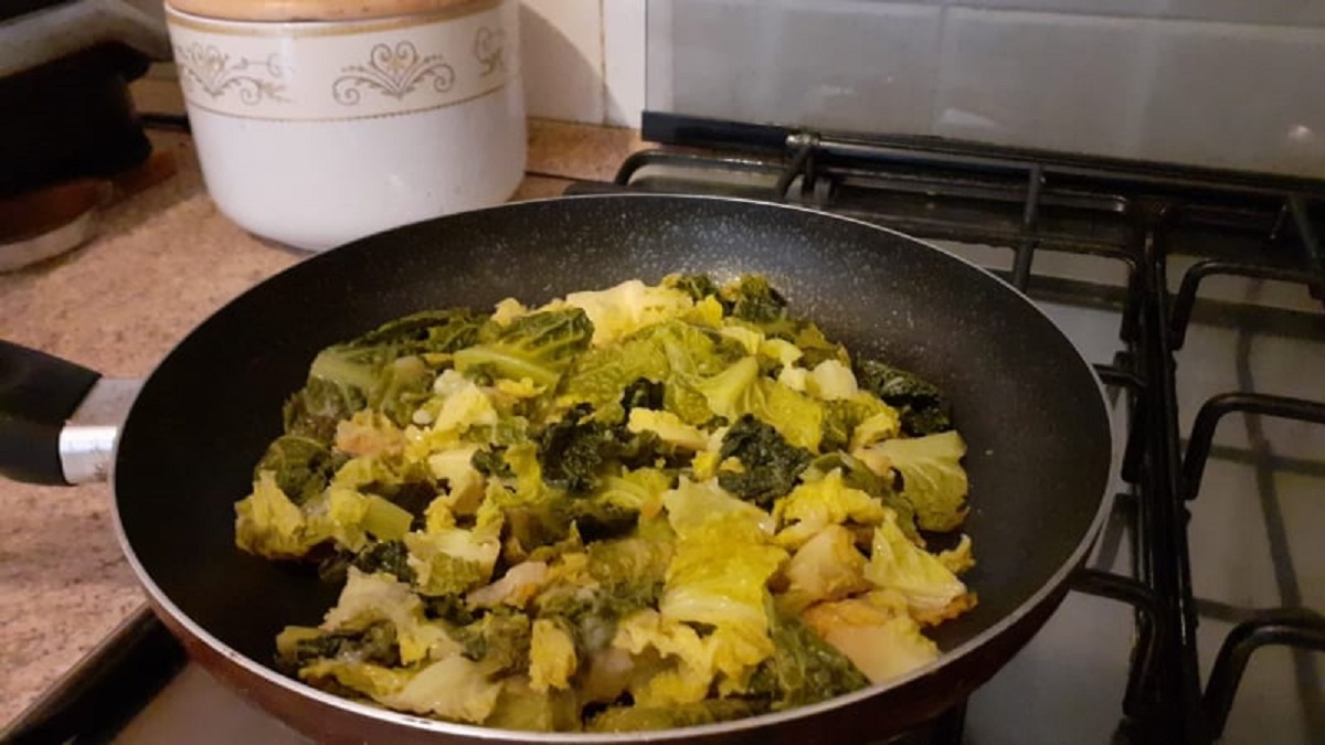 Sautéed Savoy Cabbage with Extra Virgin Olive Oil and Garlic Light Recipe