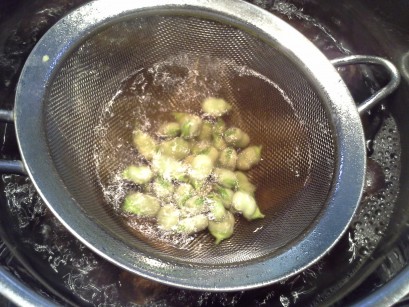 Blanching the fava beans